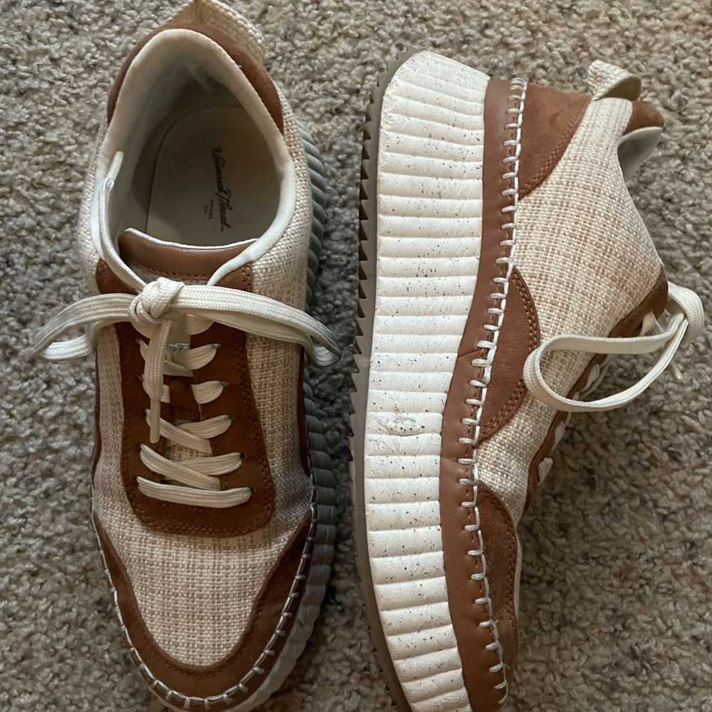 Universal Thread (Chloe Look-Alike) Memory Foam Sneaker
